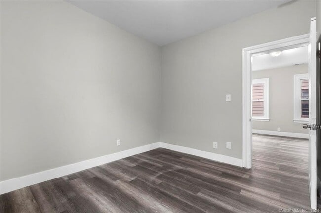 Building Photo - 296 Peck St