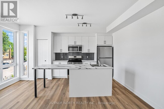 Building Photo - 391 Dieppe St