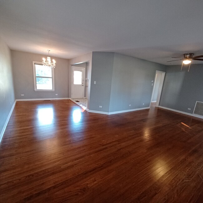 Foto del edificio - 353 Irvington Dr