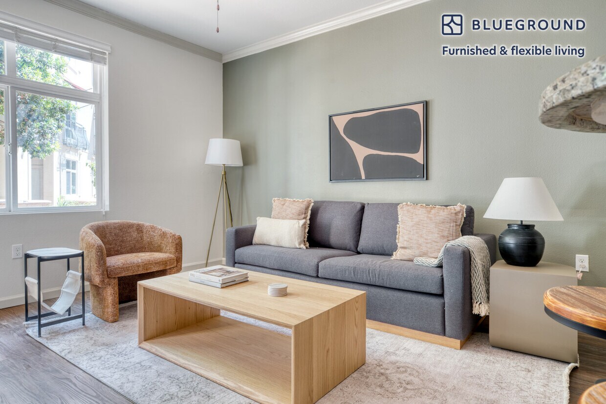 Foto principal - 3700 Casa Verde St