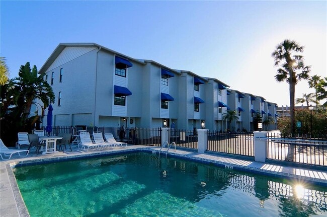 Foto del edificio - 745 Pinellas Bayway S