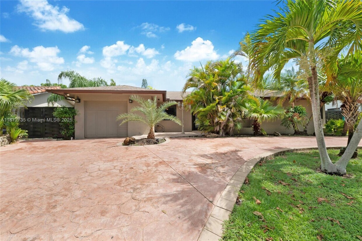 Foto principal - 9321 SW 165th St