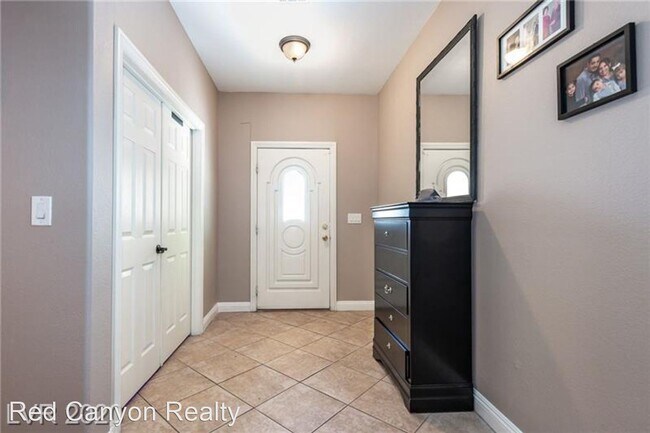Building Photo - 4 br, 3 bath House - 8462 Gardena Hills Ave.