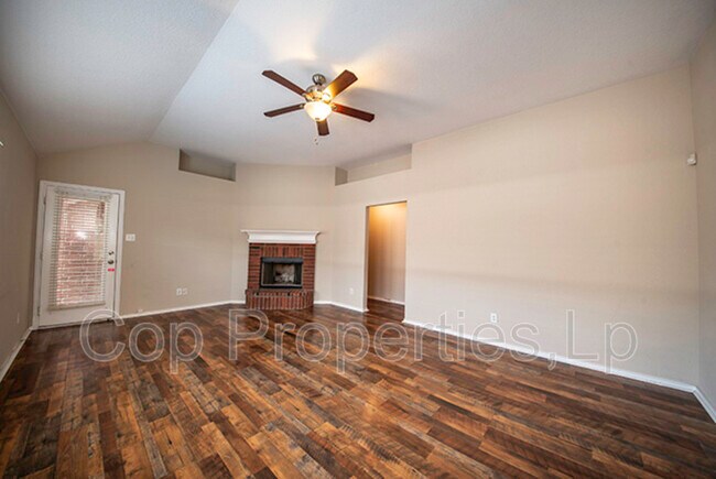 Foto del edificio - 6507 Ithaca Forest