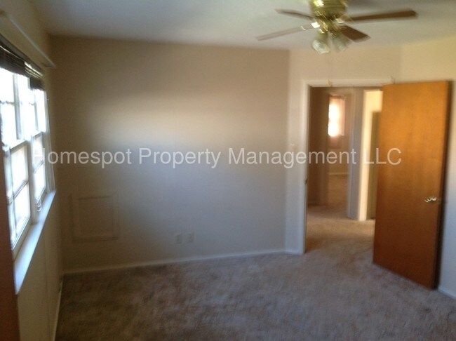 Foto del edificio - 528 W 16th Ln