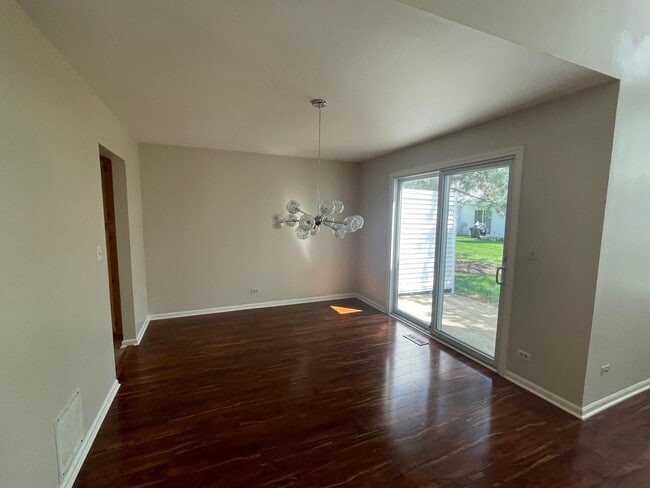 Building Photo - 121 Pembroke Cir