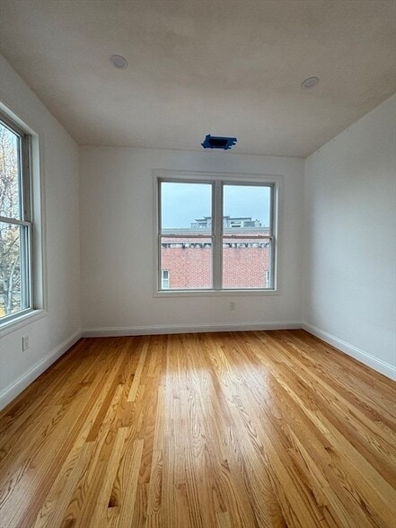 Foto del edificio - 554 Main St