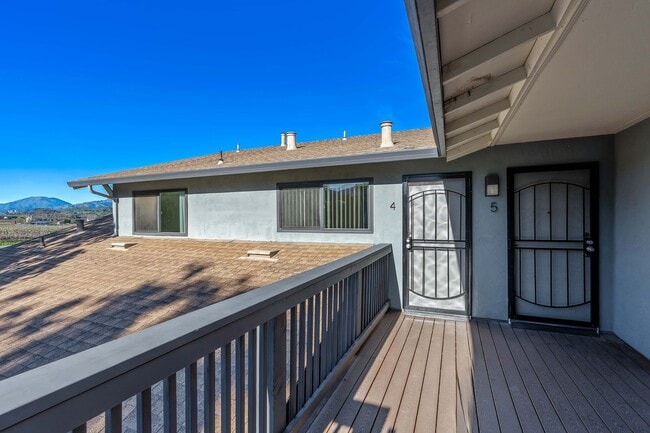 Foto del edificio - 1356 Monte Vista Ave