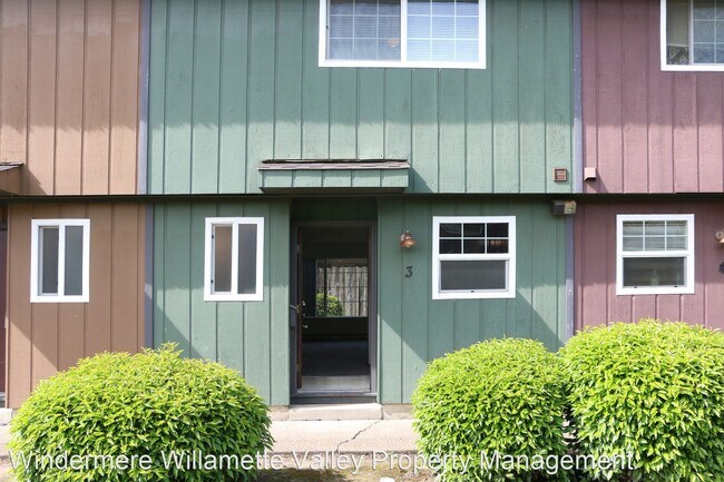 Foto del edificio - 479-517 Monmouth Ave S