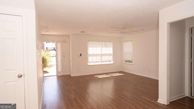 Foto del edificio - 605 Chase Ln