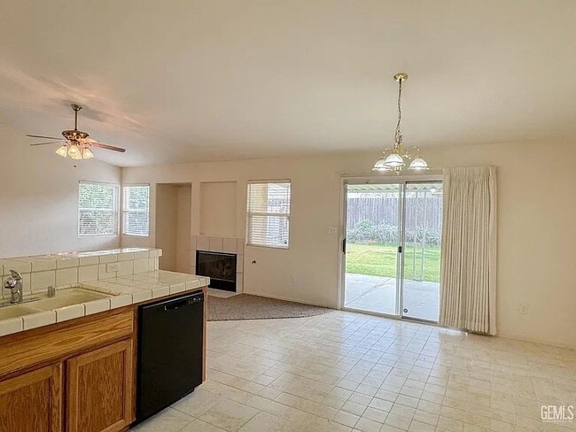 Building Photo - 10217 Polo Saddle Dr