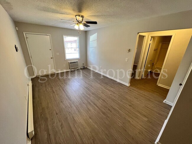 Foto del edificio - 715003 - 2123 Hollyrood Street