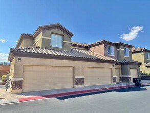 Building Photo - 6868 Sky Pointe Dr