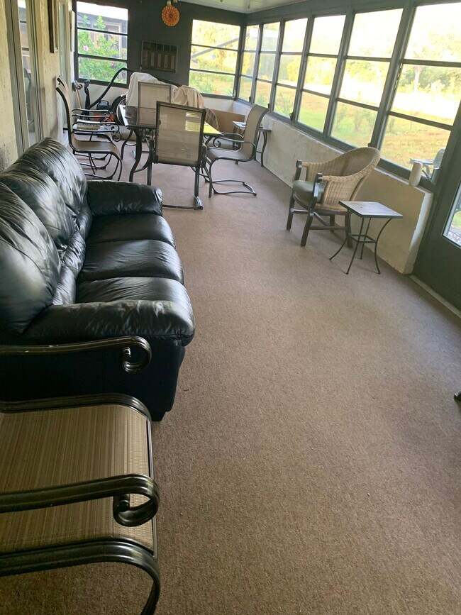 Foto del edificio - 10773 Lazy Lake Dr