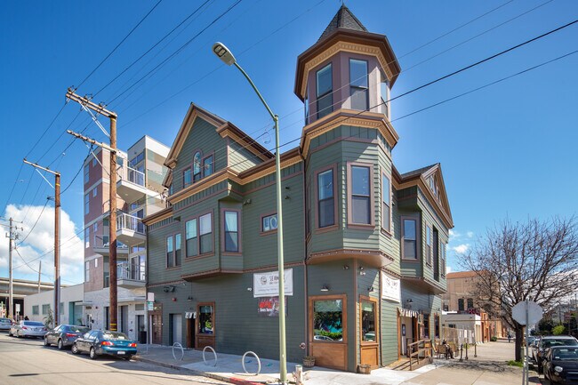 Victorian Building - 350 4th St