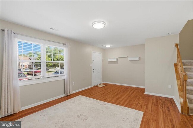 Foto del edificio - 8582 Adamson St