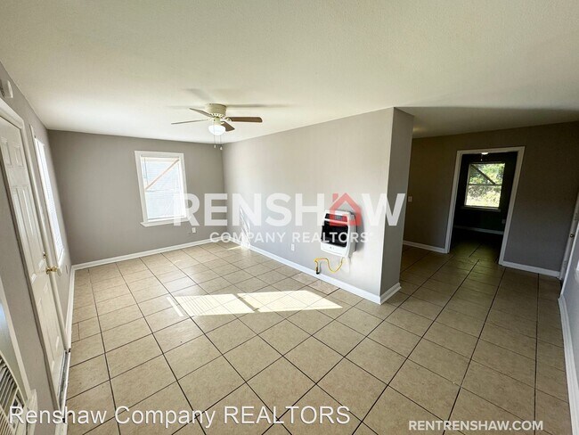 Building Photo - 2 br, 1 bath House - 2111 Perry Rd