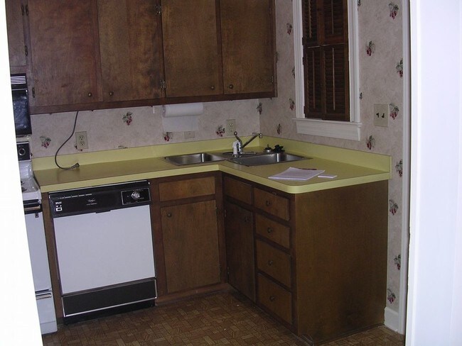 Foto del edificio - 6 Month Short Term Lease