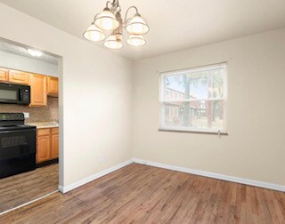 Foto del edificio - Eakin Place TownHomes