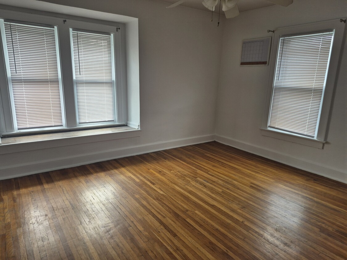 Building Photo - 2287 Neil Ave