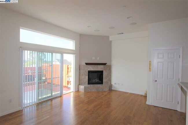 Foto del edificio - 15667 Liberty St