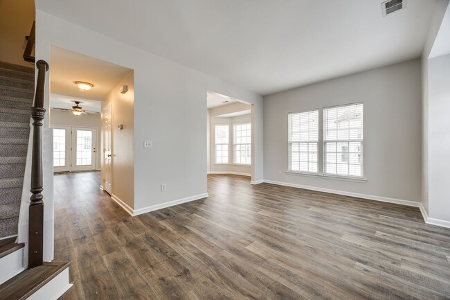 Foto del edificio - Fantastic Townhome in STEELE CREEK area!