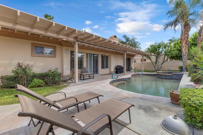 Building Photo - 44397 Mesquite Dr