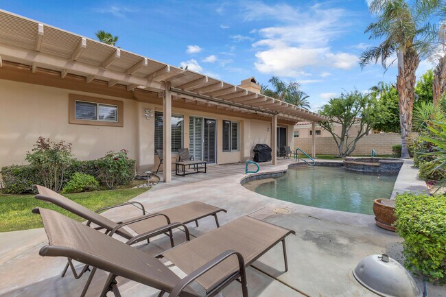 Foto del edificio - 44397 Mesquite Dr