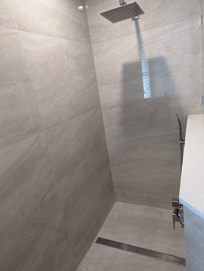 Building Photo - 330 SW 8th St