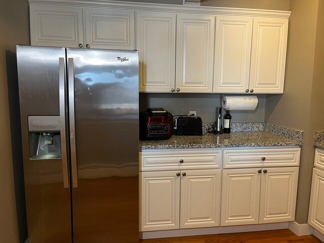 Building Photo - 400 Savin Hill Ave