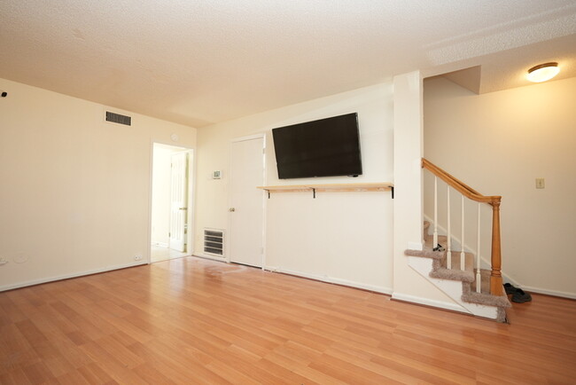 Foto del edificio - 4629 Old Lantern Way