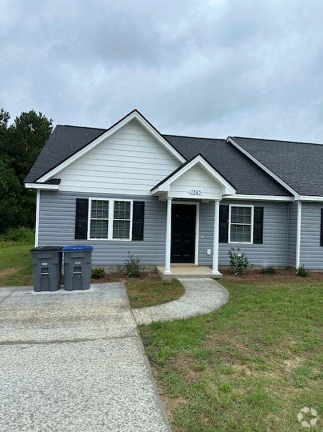 Building Photo - 1365 Northridge Dr