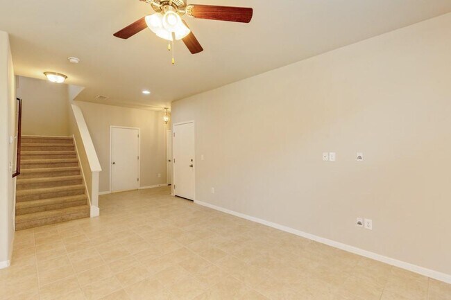 Building Photo - 355 Wapiti Rd