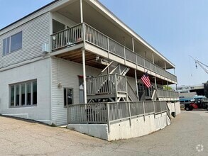 Building Photo - 8 Ferry Ln