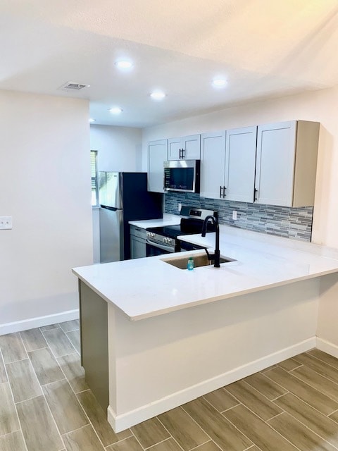 Foto del edificio - 5340 Royal Palm Ave