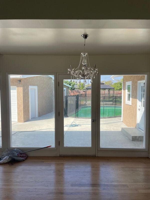 Foto del edificio - 5741 E 23rd St