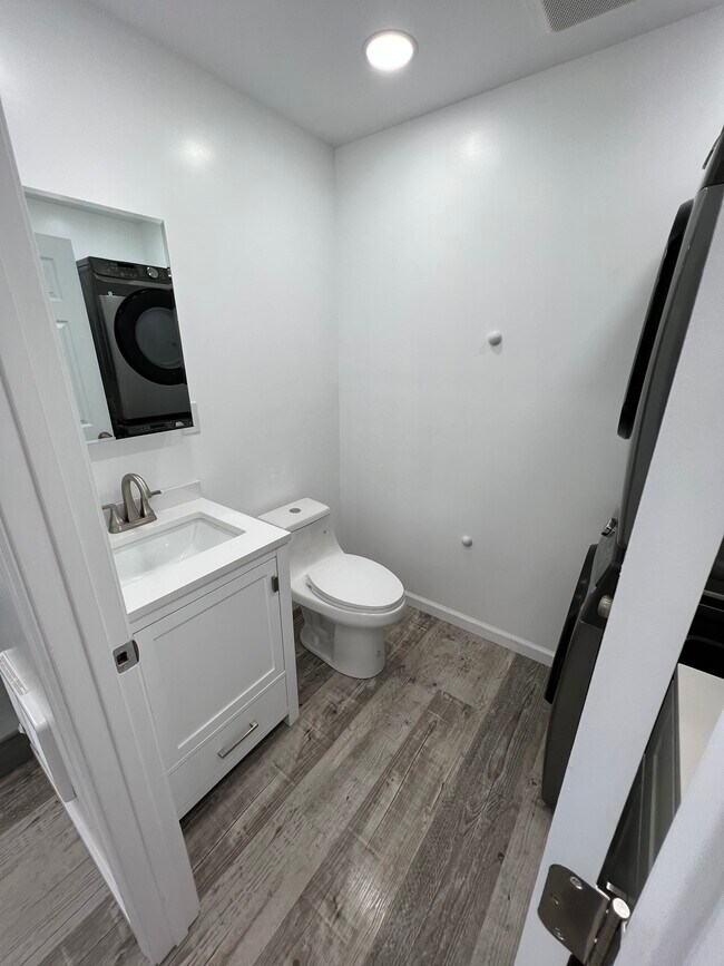 Building Photo - 109 Perrin Ave