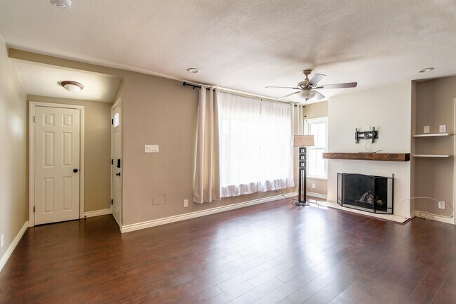 Building Photo - 5863 Radford Ave