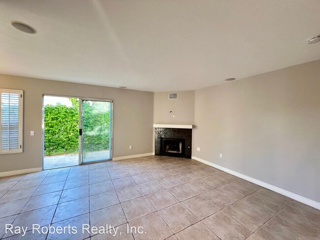 Building Photo - 3 br, 2.5 bath House - 2530 BACK BAY LOOP #40