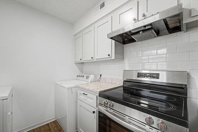 Building Photo - 203 Jefferson St