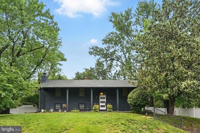 Building Photo - 7910 Bayberry Dr