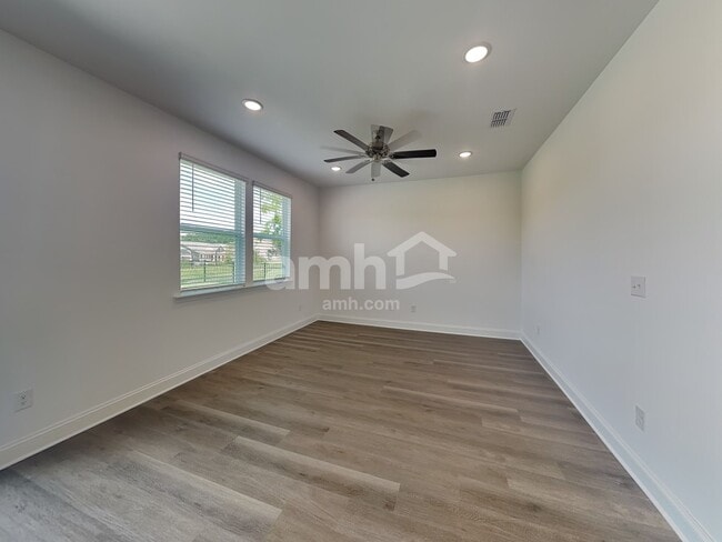 Foto del edificio - 1124 Livengood Wy