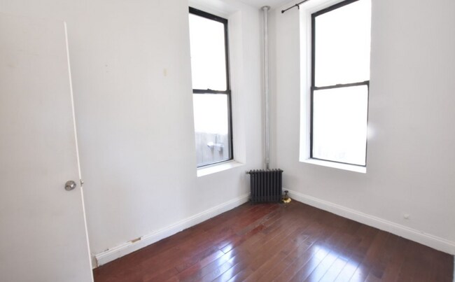 Foto del edificio - 89 E 116th St