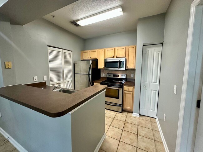 Photo - Madison Pointe Apartment