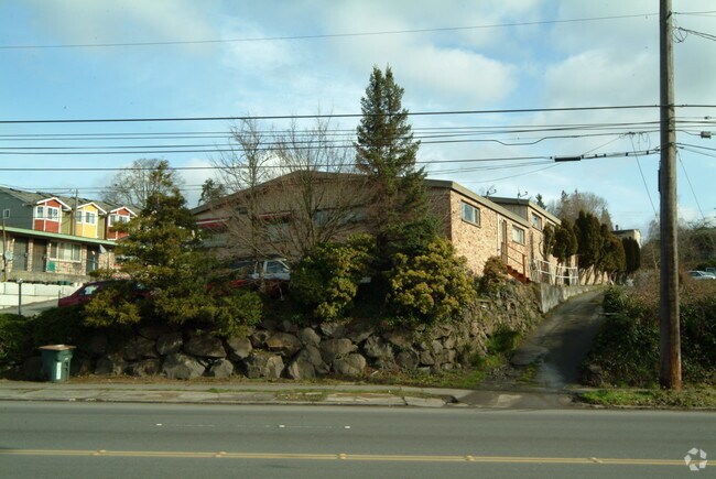 Foto del edificio - 6800 Rainier Ave Ave S