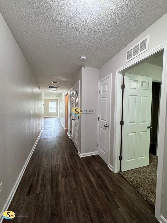 Foto del edificio - 8012 Hastings St