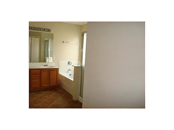 Building Photo - 663 I St