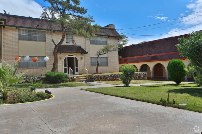 Del Prado Apartments Als El Paso Tx Primary Photo Del Prado Apartments