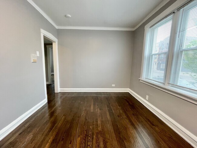 Foto del edificio - 3752 W Division St