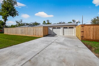 Building Photo - 9242 Autauga St